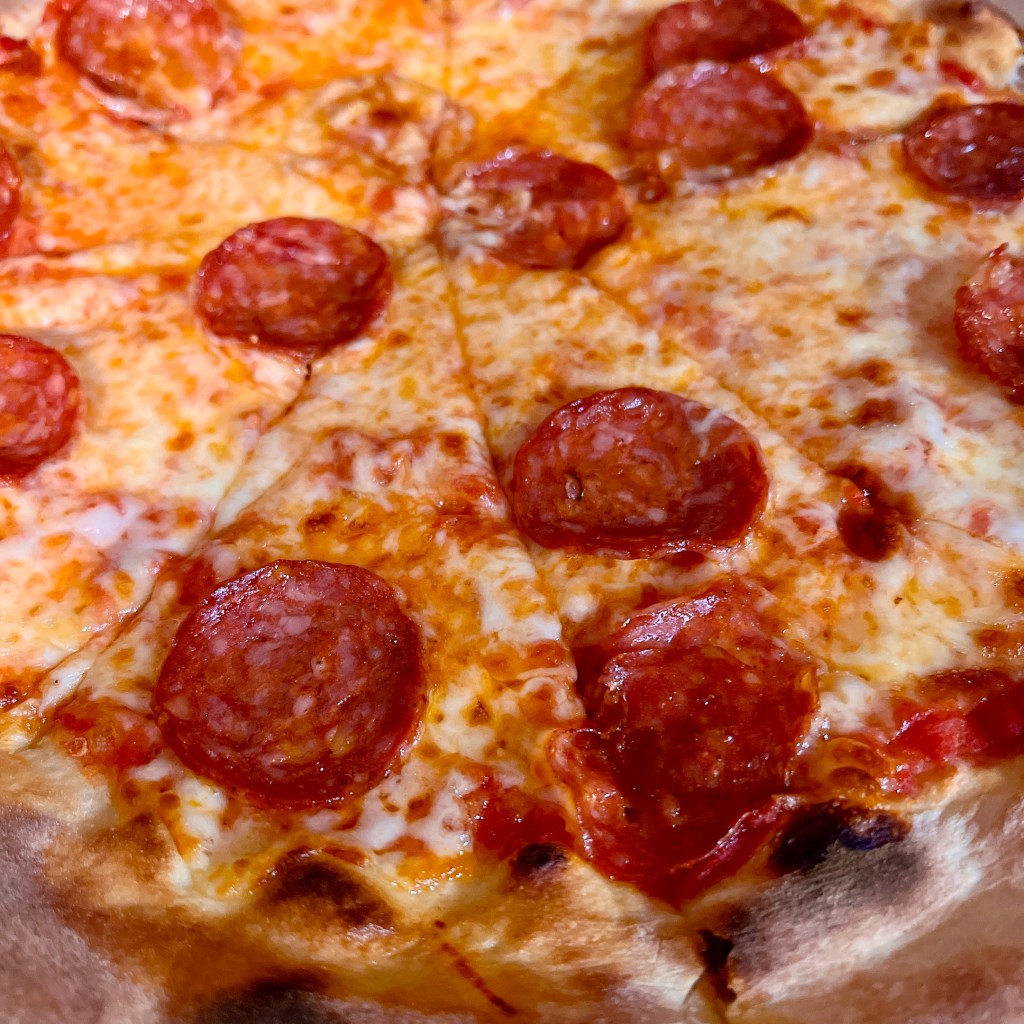 Kinh nghiệm du lịch châu Âu tự túc của Hành - Pizza Divaoli