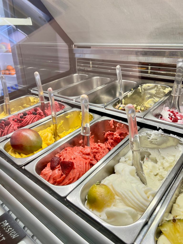 Kinh nghiệm du lịch châu Âu tự túc của Hành - Gelato hoa quả